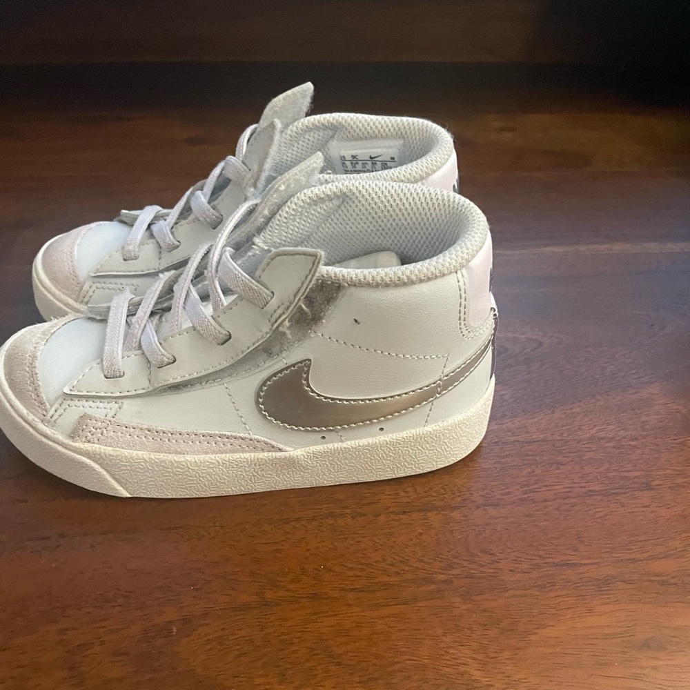 Nike Blazer Mid 77